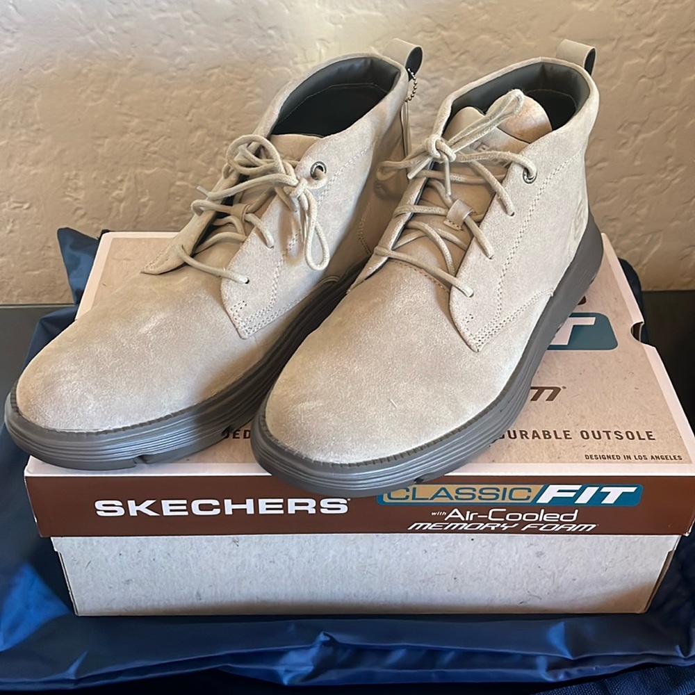 Never been worn Tan Skechers